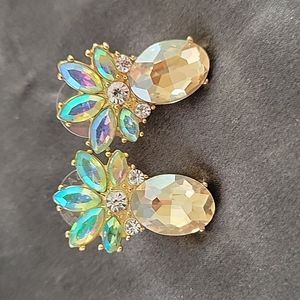 EUC BaubleBar Pineapple stud earrings